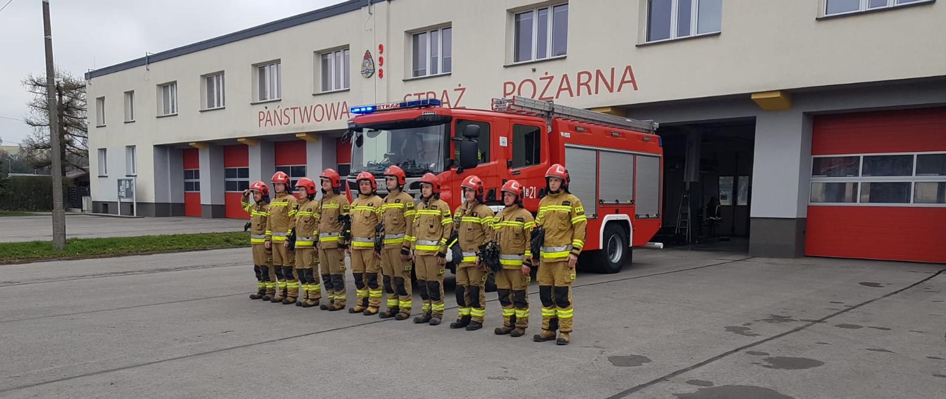Oddanie hołdu poległym w Katastrofie Smoleńskiej przez strażaków z JRG Jaworzno