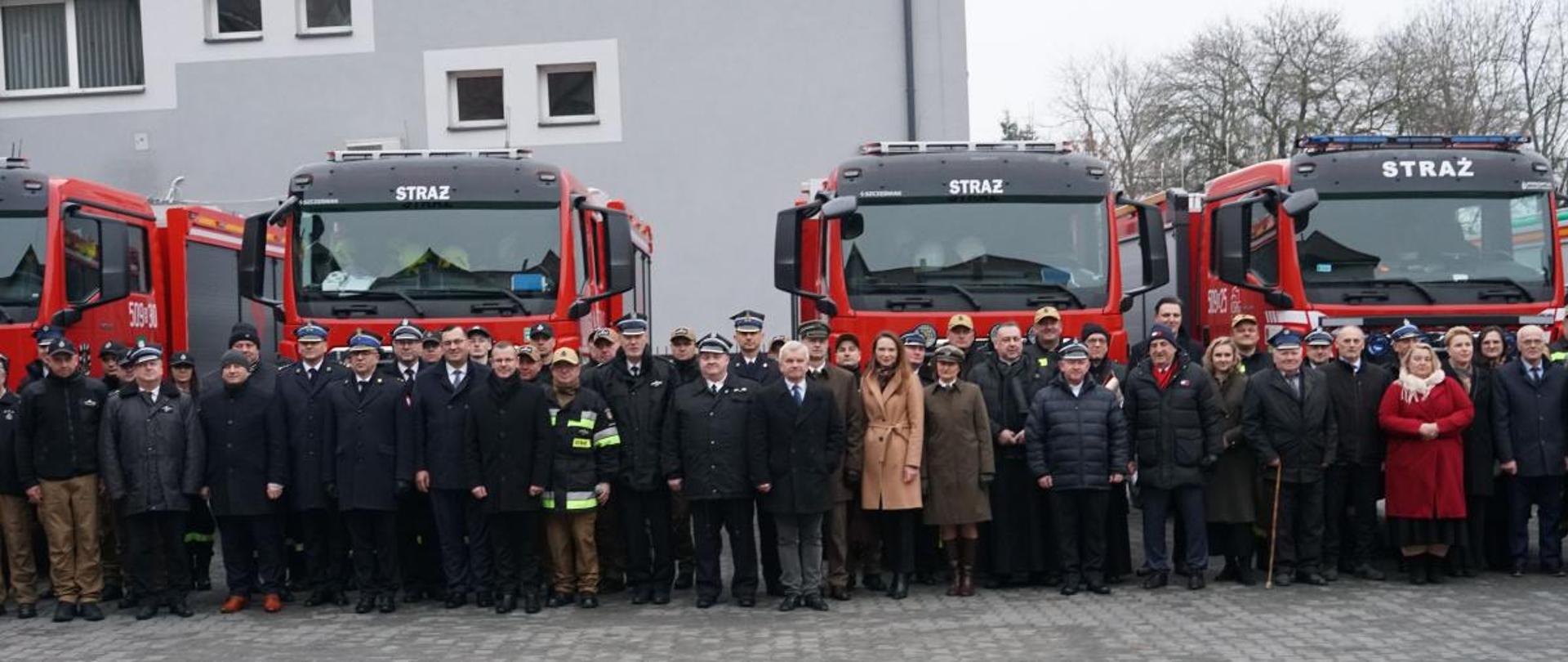 Uroczyste przekazanie samochodów pożarniczych jednostkom OSP z terenu Gminy Zambrów