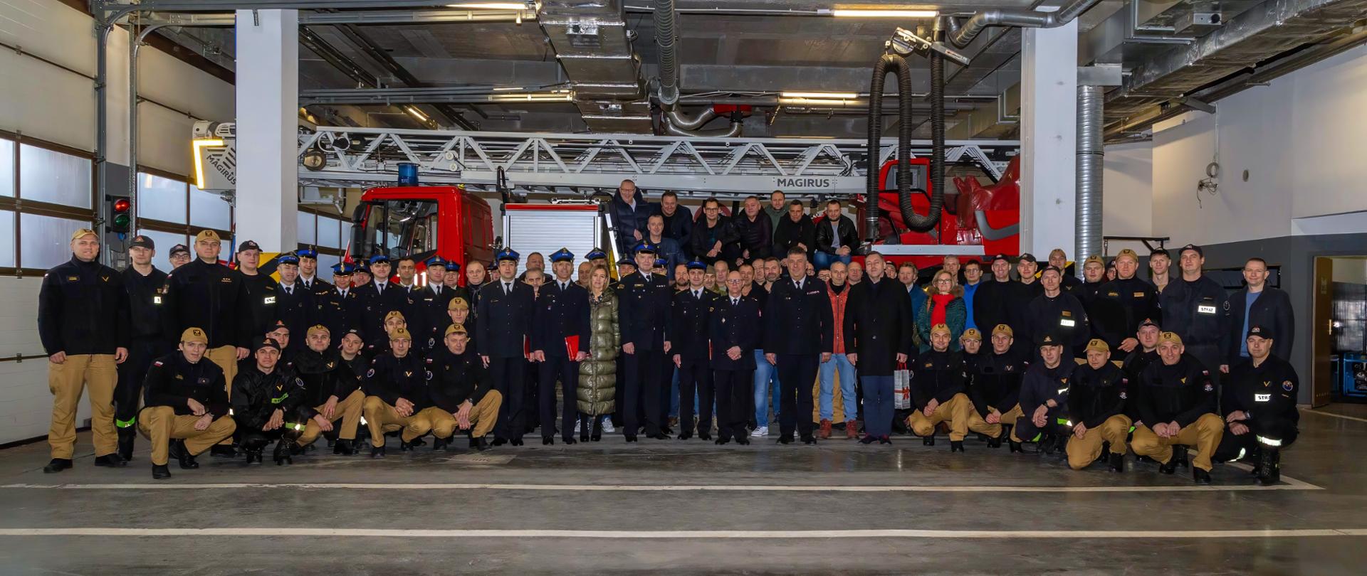 Zdjęcie grupowe wszystkich zgromadzonych