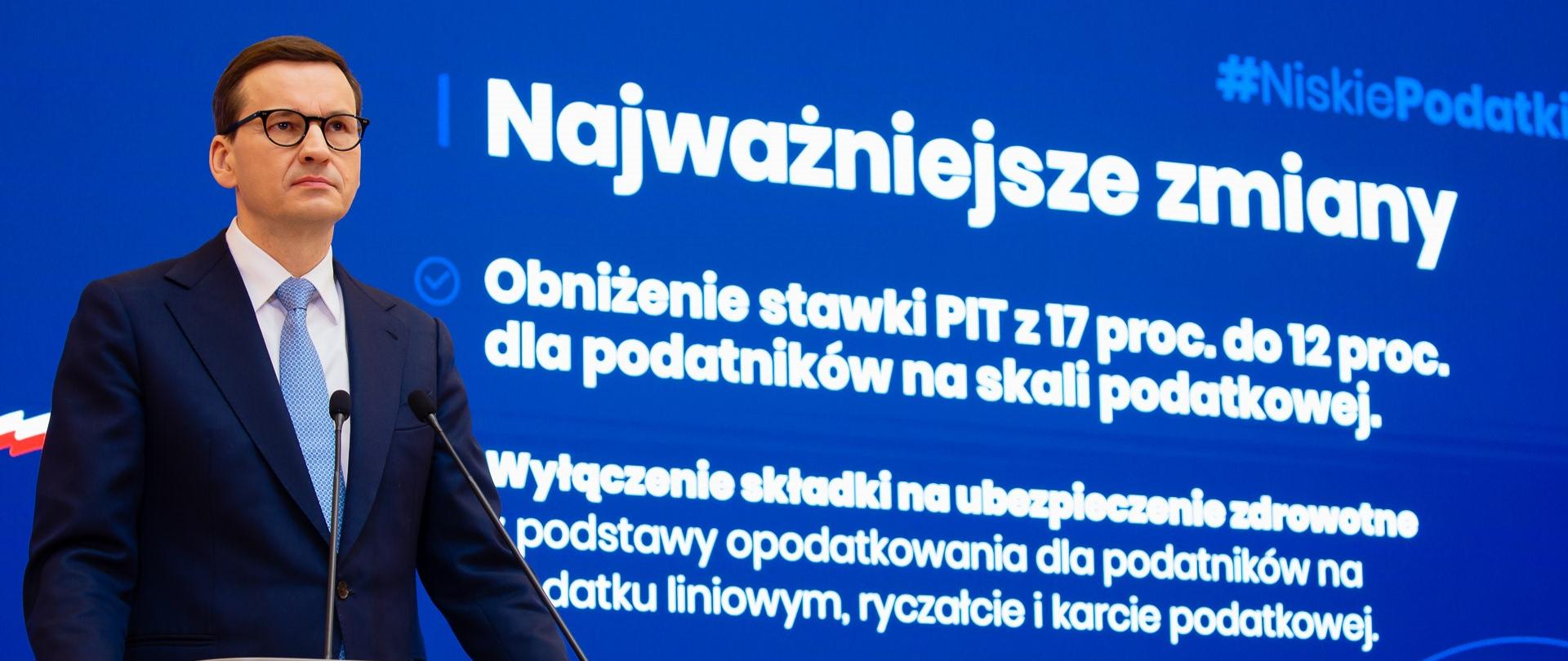 Premier podczas konferencji prasowej.
