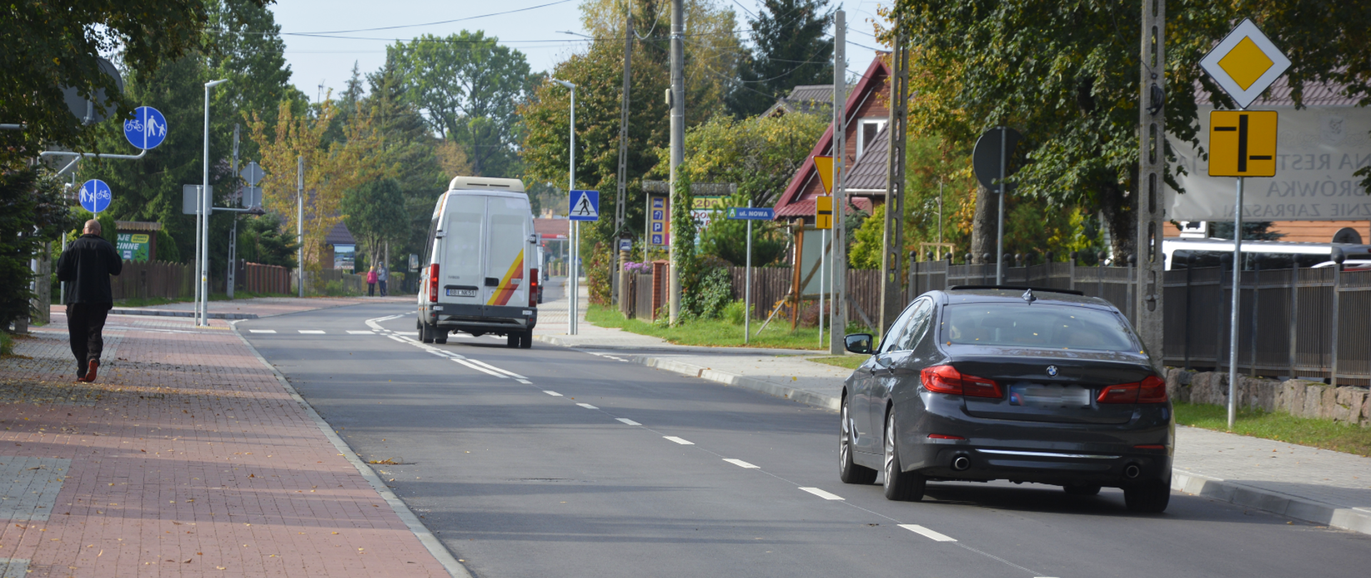 Mieszkańcy mogą już korzystać z rozbudowanej ulicy Pałacowej w Białowieży