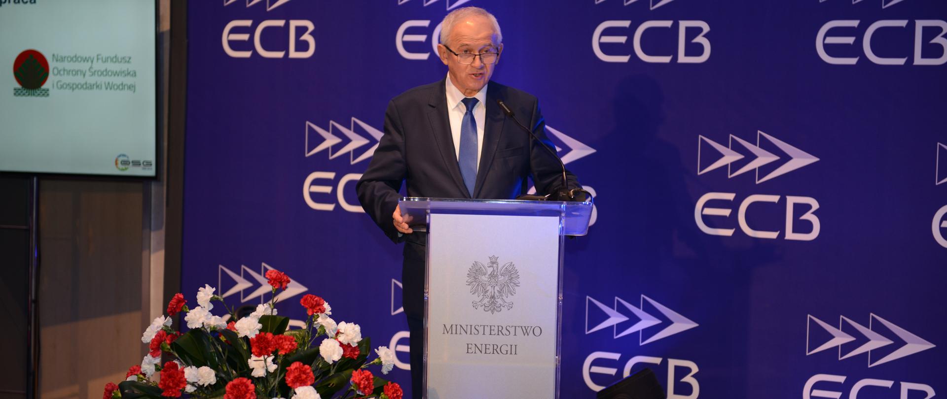 Minister energii Krzysztof Tchórzewski przemawia podczas sesji: Gospodarka niskoemisyjna w działaniach na rzecz czystego powietrza w ramach OSG w Siedlcach