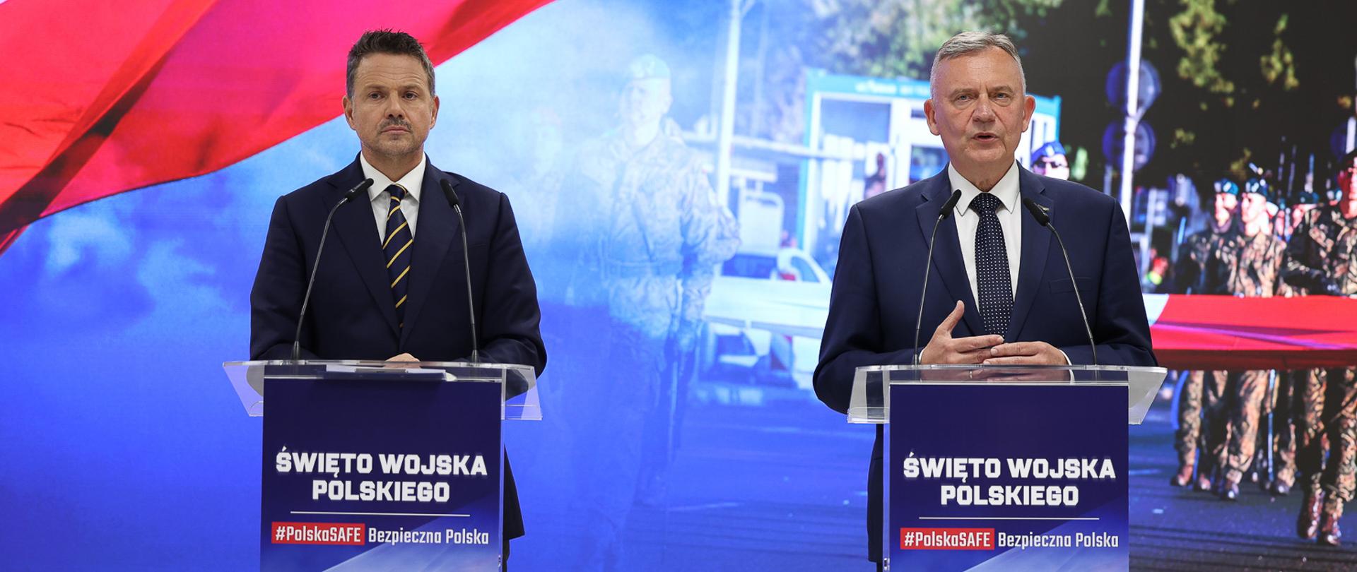 10 sierpnia 2026 r. w Wojskowym Centrum Edukacji Obywatelskiej w Warszawie, Paweł Bejda, wiceminister obrony narodowej oraz Rafał Trzaskowski, prezydent m.st. Warszawy przekażą szczegółowe informacje dotyczące obchodów święta Wojska Polskiego oraz Defilady wojskowej i parady morskiej „Polska SAFE - Bezpieczna Polska”. Szczegóły tegorocznych obchodów Święta Wojska Polskiego przekażą również Dowódca Generalny Rodzajów Sił Zbrojnych RP gen. broni Marek Sokołowski oraz Dowódca Garnizonu Warszawa gen.dyw. Tomasz Dominikowski.