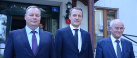 Wiceminister Tomasz Dąbrowski, minister energii Litwy Zygimuntas Vaicunas i minister energii Krzysztof Tchórzewski