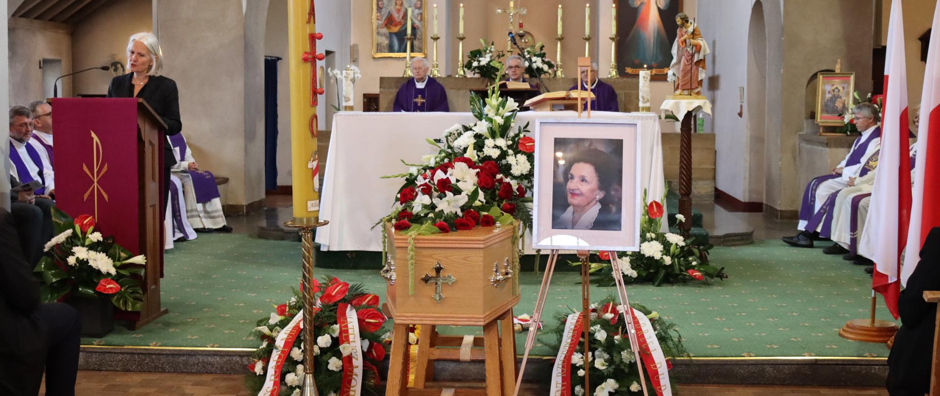 Pożegnanie_Karoliny_Kaczorowskiej_1_Zdjęcie_-_Ambasada_RP_w_Londynie