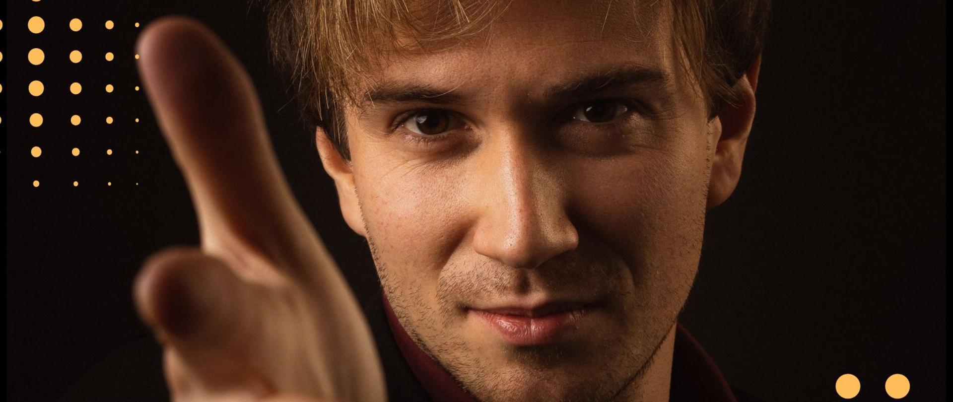 Plakat informujący o recitalu A. Wiercińskiego, który odbędzie się 19.06.2023 o godz. 18.00. W programie Bach, Beethoven, Chopin. Wstęp bezpłatny.
Na plakacie zdjęcie artysty