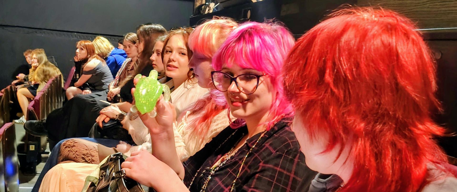 Wizyta w Teatrze Buffo, gdzie młodzież oglądała musical „Metro”.