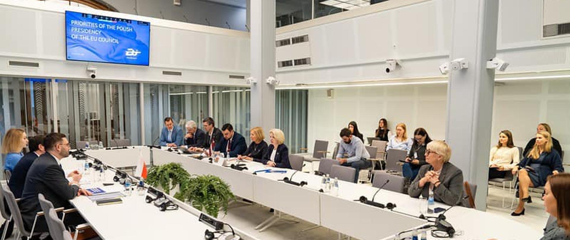  Prezentacja priorytetów polskiej prezydencji w Radzie UE na posiedzeniu Komisji Saeimy 