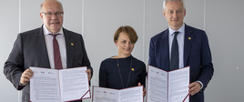 Ministrowie ds. gospodarki Polski Niemiec i Francji z podpisanym porozumieniem