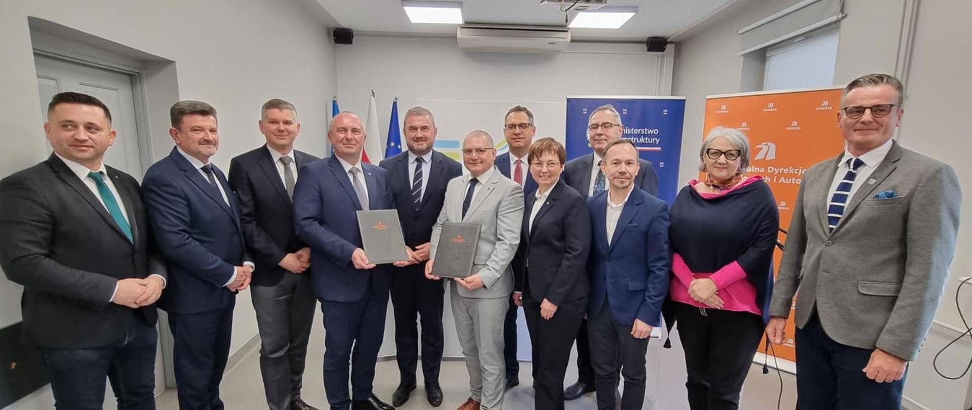 Współpraca GDDKiA i gminy Krapkowice w usuwaniu skutków powodzi