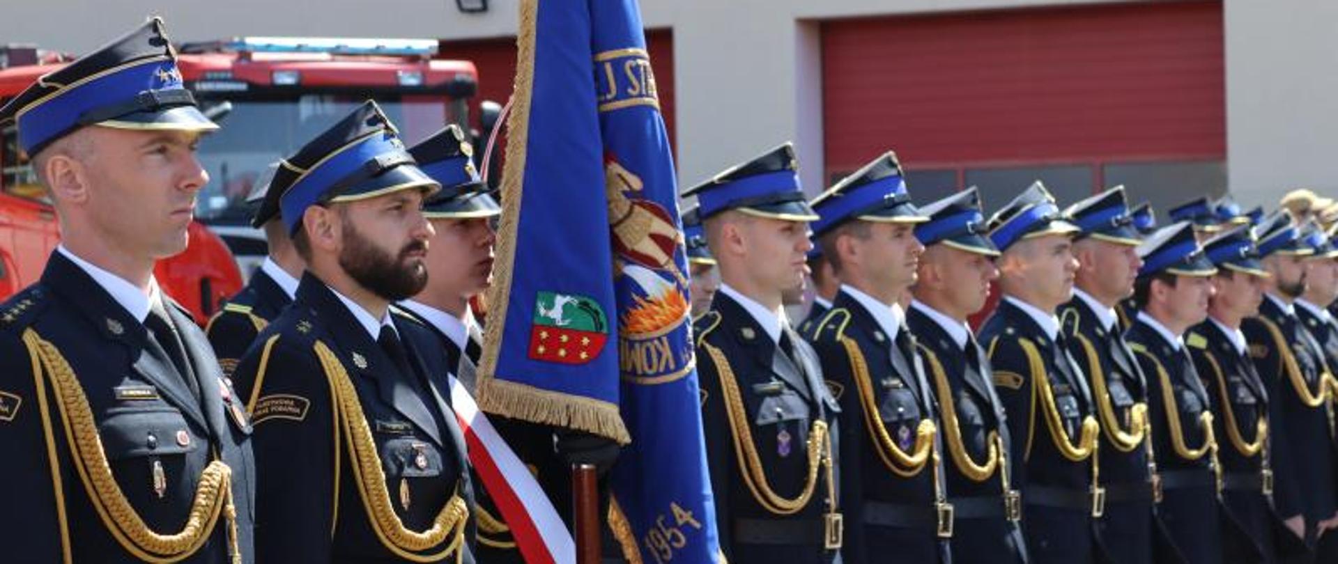 Uroczysty apel z okazji Dnia Strażaka
