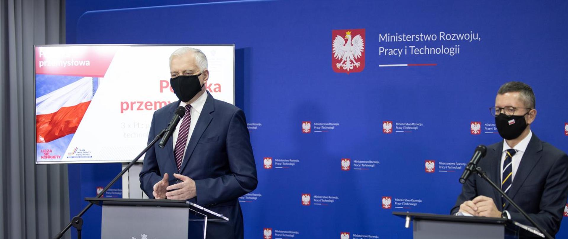 Picture shows Deputy Prime Minister Jarosław Gowin and Deputy Minister Robert Tomanek at the ministry's press conference on the Industrial Policy of Poland