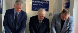 Wicewojewoda Zbigniew Szczypiński na otwarciu nowej pracowni mammografii w szpitalu MSWiA w Olsztynie