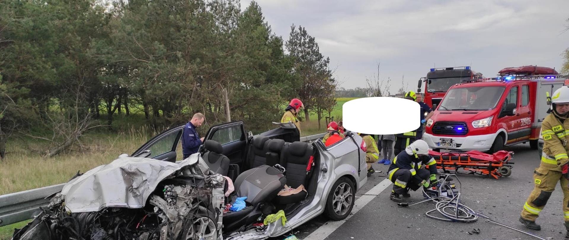 Zderzenie samochodu osobowego marki FORD MONDEO oraz samochodu ciężarowego marki IVECO STRALIS na 225. kilometrze drogi krajowej nr 11 na wysokości miejscowości Tarnowo. 
