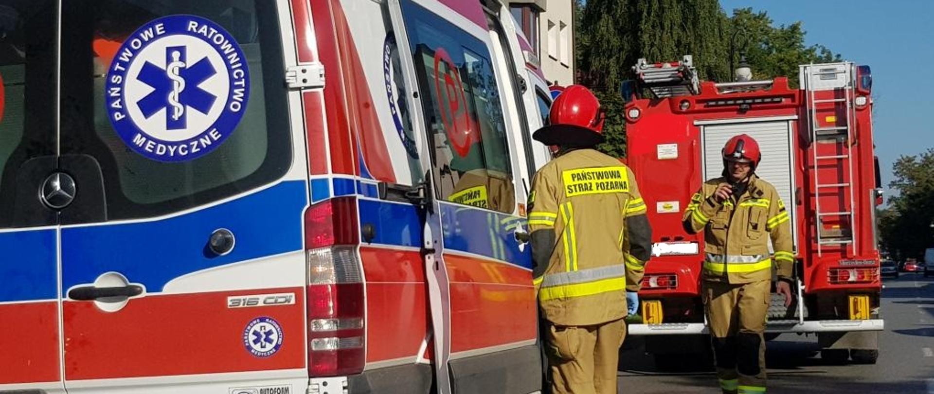 Karetka i wóz strażacki