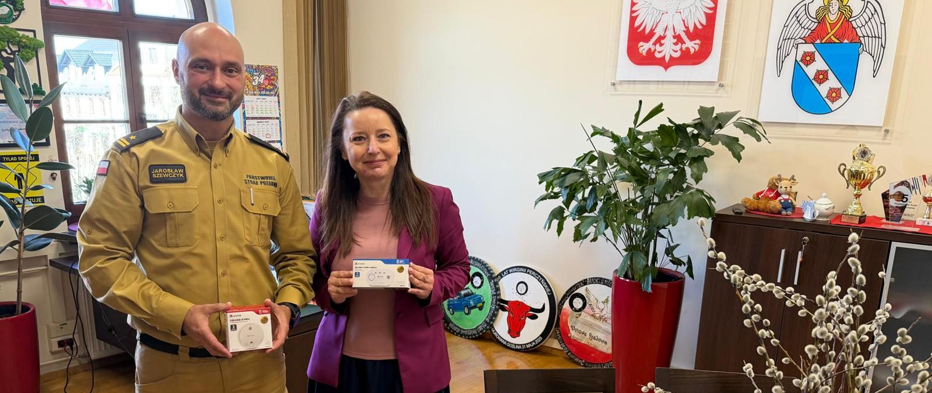 Burmistrz Miasta i Gminy Murowana Goślina oraz Dowódca JRG 8 podczas spotkania ws. akcji Czujka na straży Twojego bezpieczeństwa.jpg
