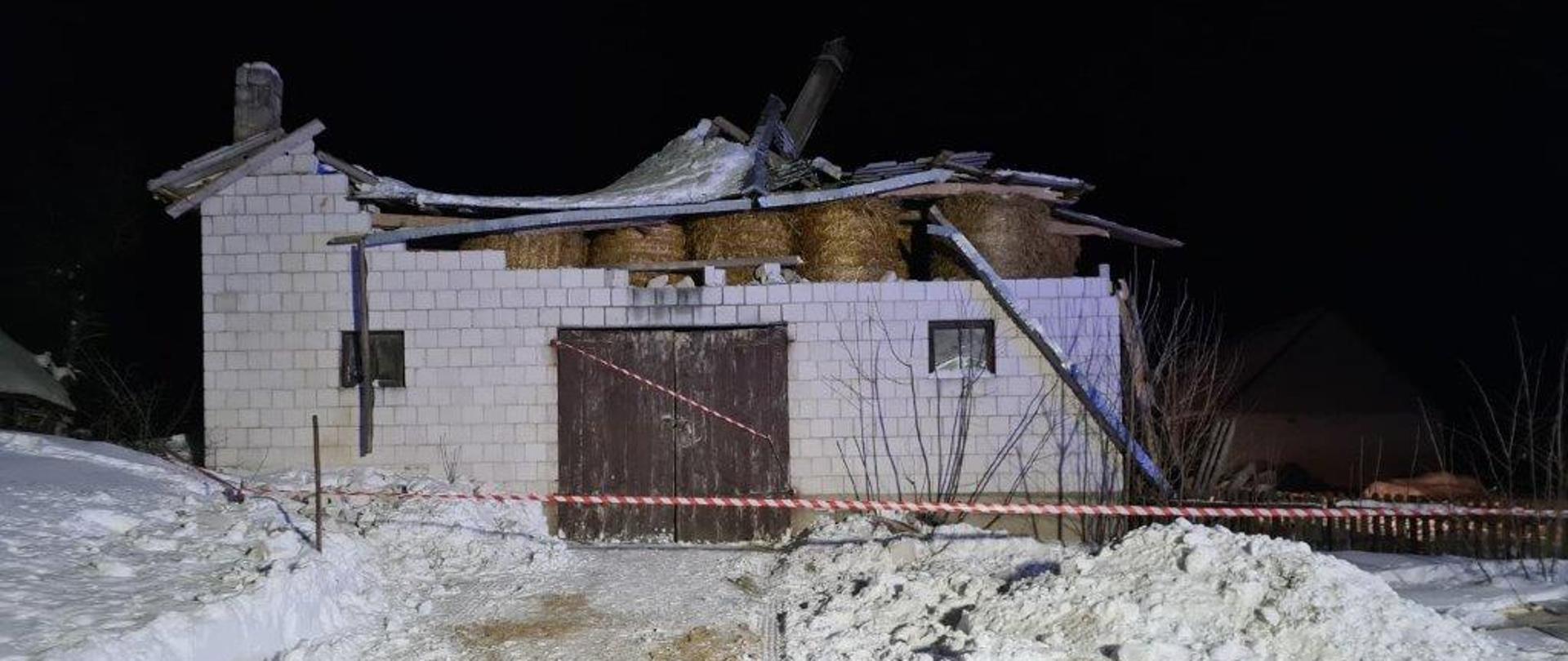 KP PSP Sokółka - zawalony dach budynku inwentarskiego