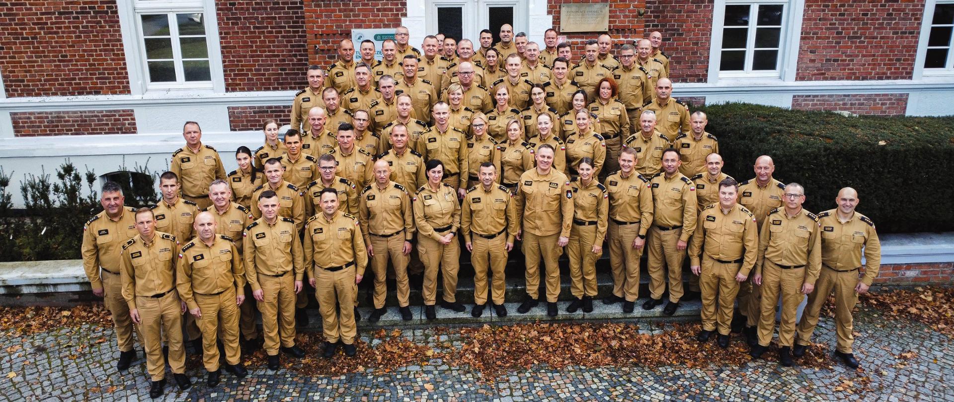 zdjecie grupowe uczestników odprawy