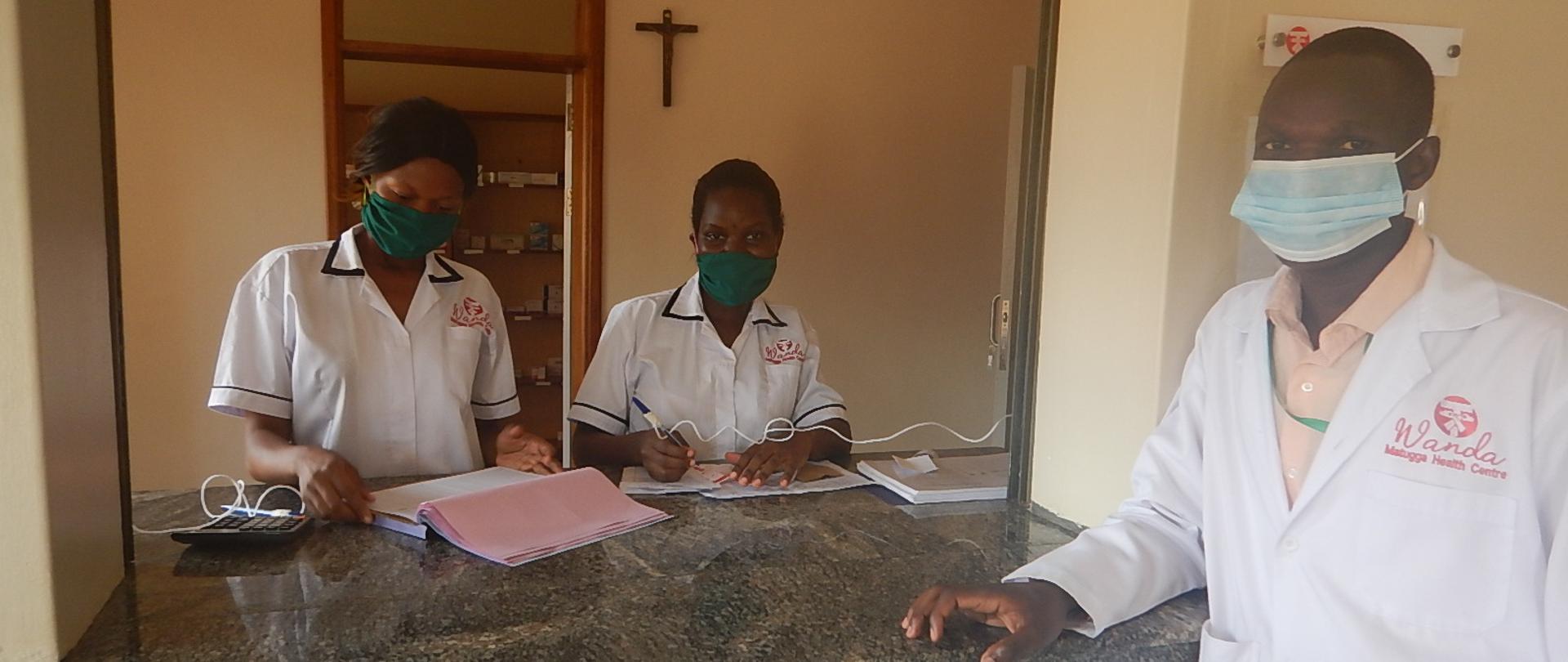 Praca w czasach pandemii COVID-19 w Wanda Matugga Health Center w Ugandzie