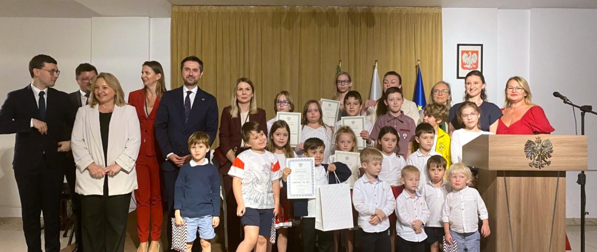 Wspólne zdjęcie uczestników wydarzenia