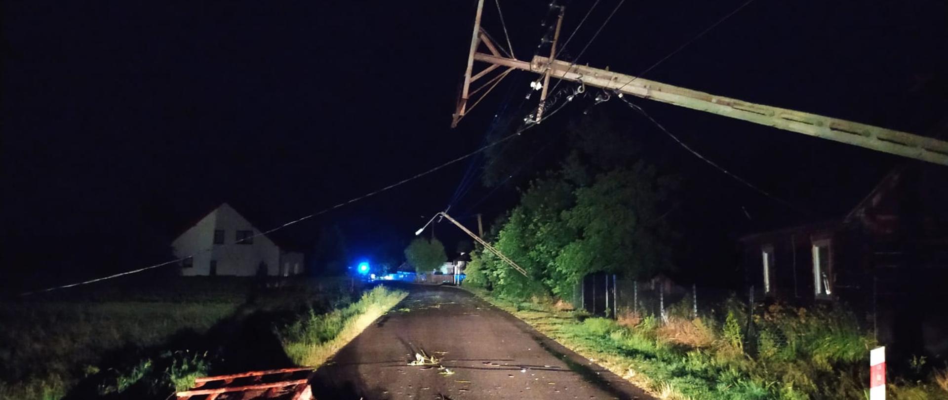 Usuwanie skutków burzy która przeszła przez powiat lipski