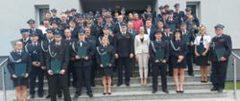Zdjęcie przedstawia wszystkich uczestników uroczystego podpisania umów ws. dotacji Wojewódzkiego Funduszu Ochrony Środowiska i Gospodarki Wodnej w Opolu dla Ochotniczych Straży Pożarnych