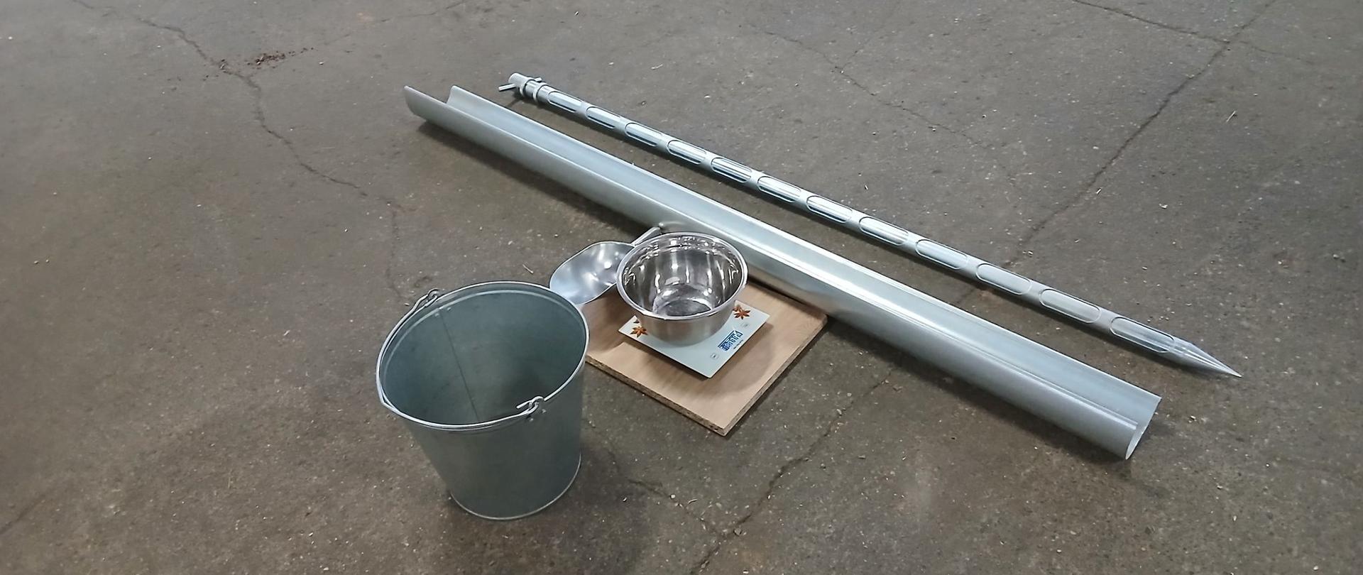 zestaw narzędzi potrzebnych do poboru prób nasiennych