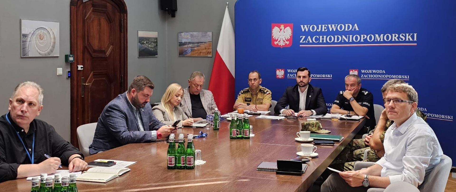 uczestnicy spotkania z wicewojewodą 