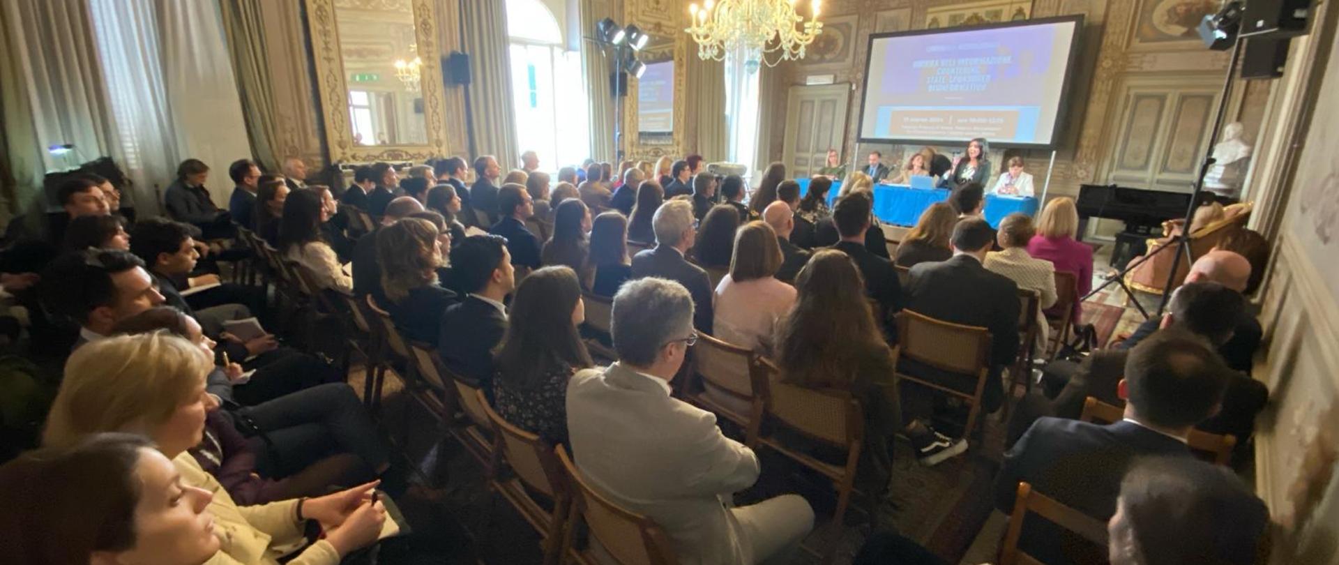 Konferencja dezinformacja