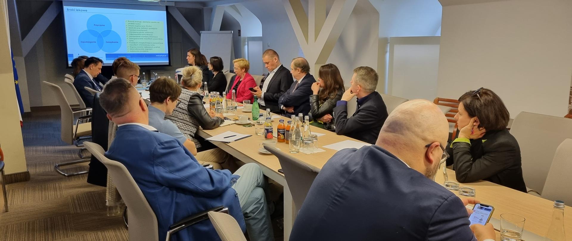 spotkanie GIF_17.04.2023