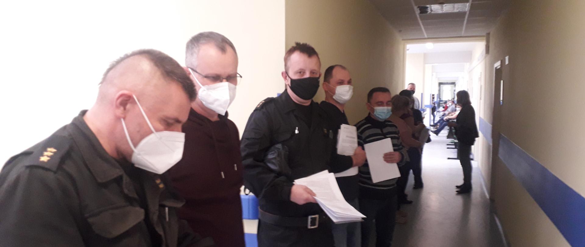 Szczepienia inowrocławskich strażaków przeciwko wirusowi COVID-19