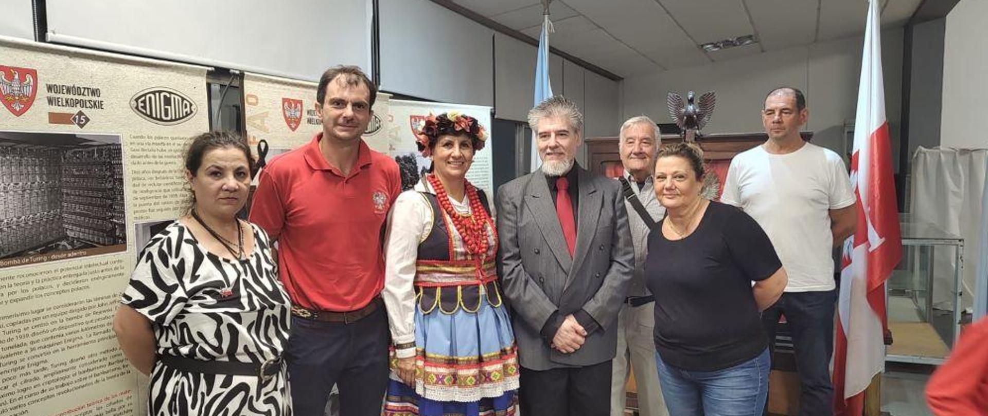 El fin de semana 23-24 de marzo en la sede de la Unión Polaca y Sección Ex Combatientes Dom Polski en Santa Fe se presentó la exposición “Desencriptando el código Enigma”, preparada por Urząd Marszałkowski Województwa Wielkopolskiego y Embajada de Polonia en Buenos Aires.