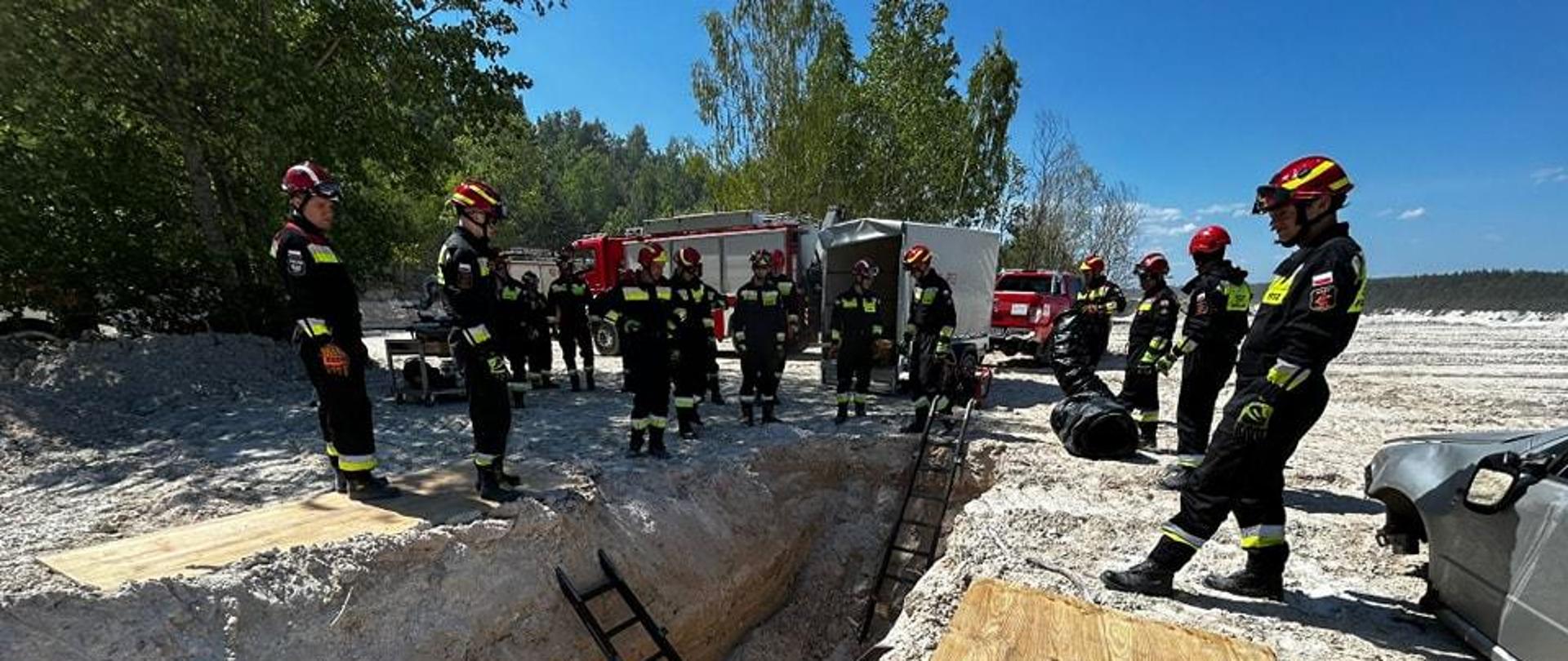 Ćwiczenia ratownicze specjalistycznych grup ratownictwa technicznego PSP z woj. dolnośląskiego