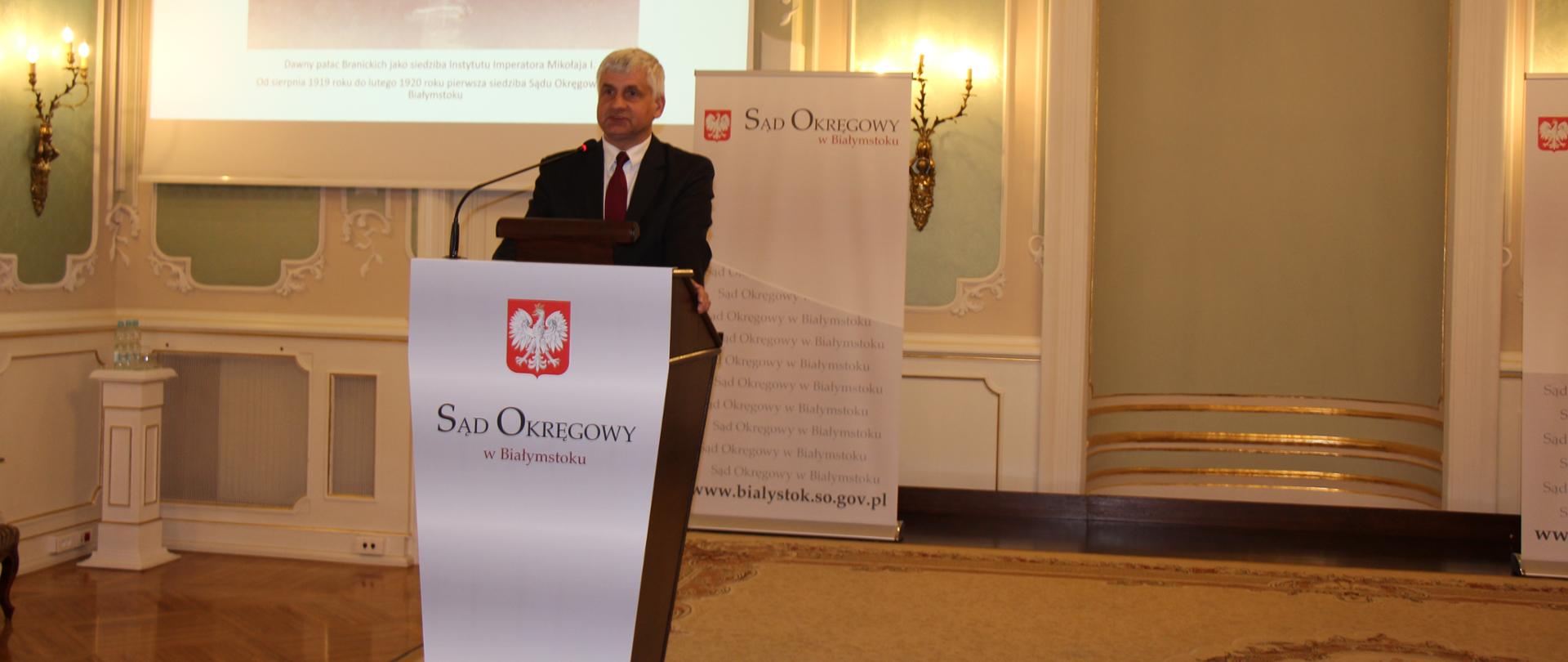 Wojewoda podlaski Bohdan Paszkowski wziął udział w piątkowej uroczystości z okazji 100. rocznicy utworzenia Sądu Okręgowego w Białymstoku.