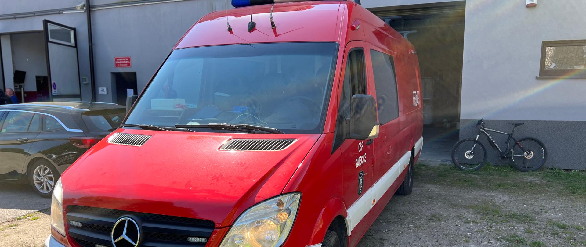 Samochód SLRt Mercedes-Benz Sprinter