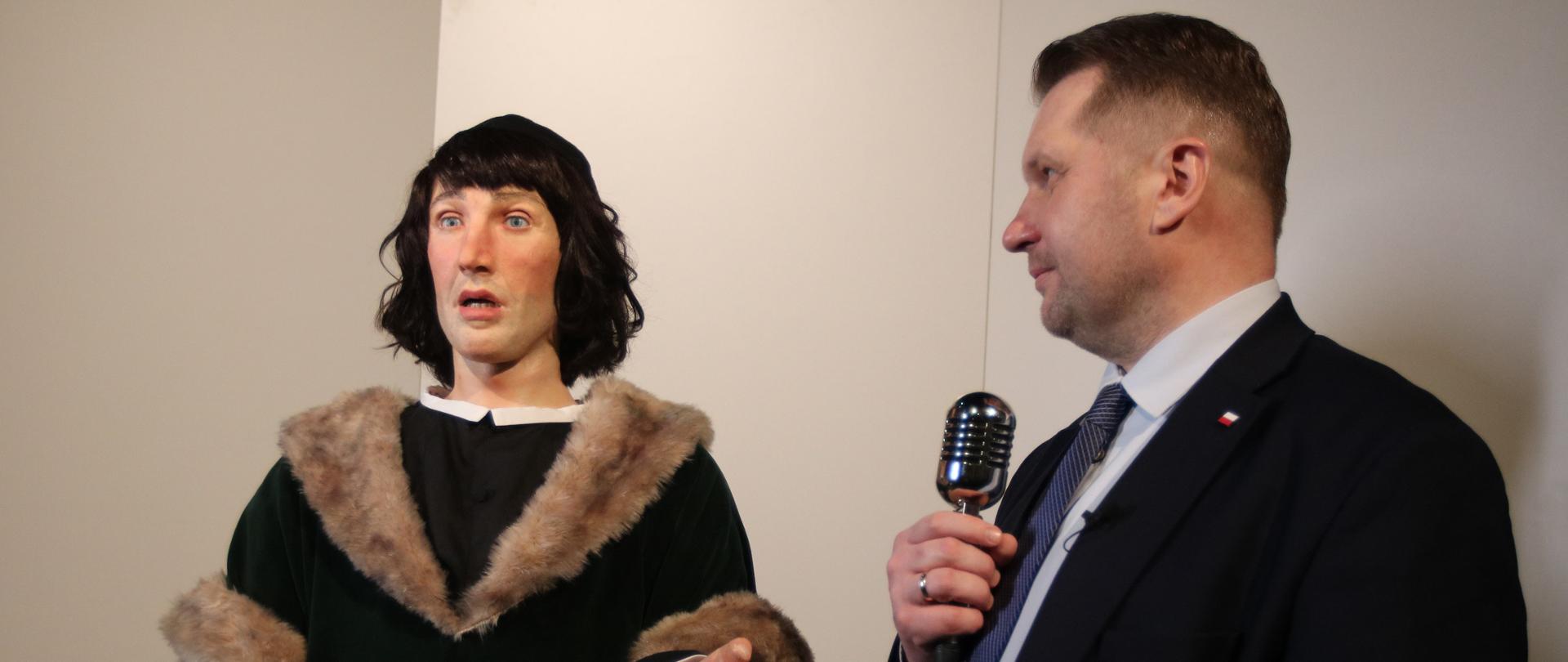 Rozmowa ministra Przemysława Czarnka z najbardziej zaawansowanym robotem humanoidalnym na świecie!