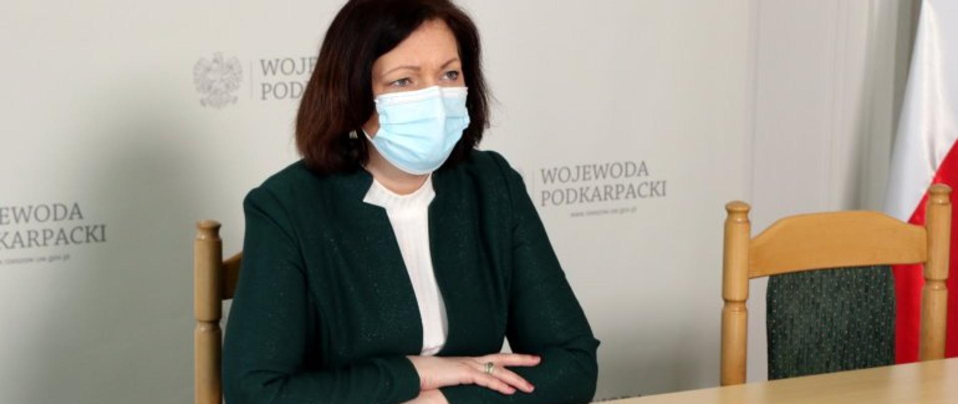 Zdalne spotkanie wojewody z parlamentarzystami