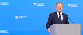 Premier Donald Tusk podczas konferencji w KPRM.