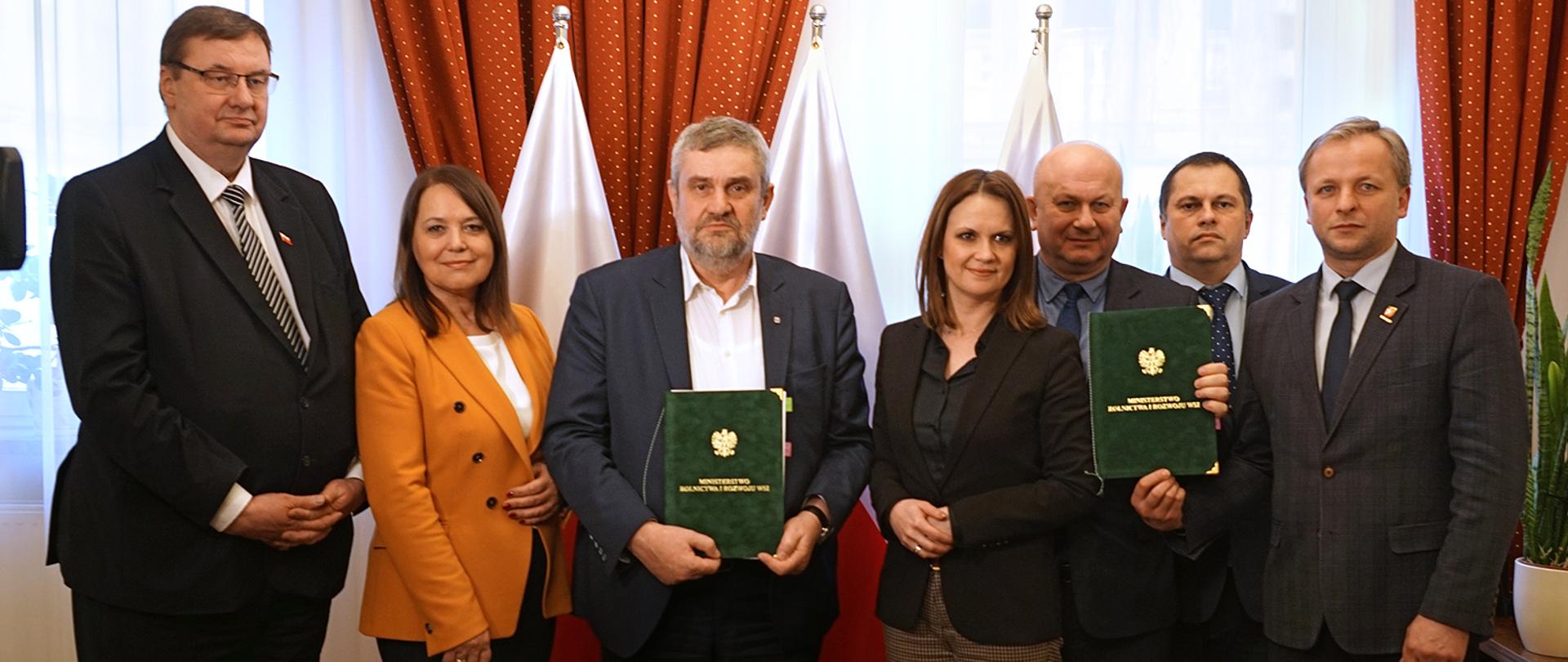 Przejęcie Szkoły Rolniczej w Oleszycach