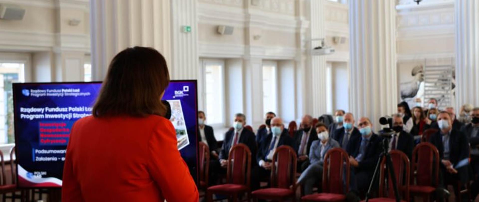 Spotkanie wojewody podkarpackiego Ewy Leniart oraz wiceprezesa Banku Gospodarstwa Krajowego Tomasza Robaczyńskiego z samorządowcami z regionu dotyczące Polskiego Ładu