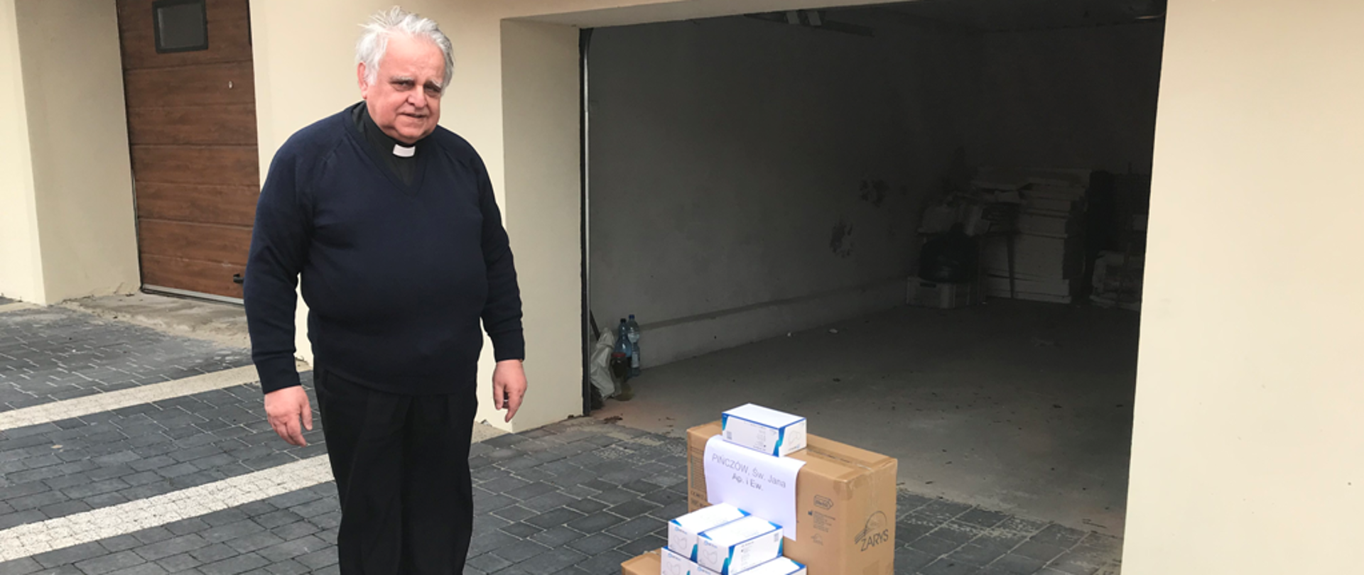 Maseczki i środki dezynfekcyjne dla obiektów kultu religijnego