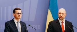 Premier Mateusz Morawiecki i premier Ukrainy Denys Szmyhal podczas oświadczenia dla mediów w Kijowie