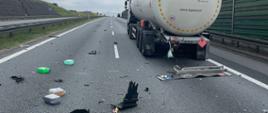 Widok na tył cysterny po wypadku na obwodnicy.