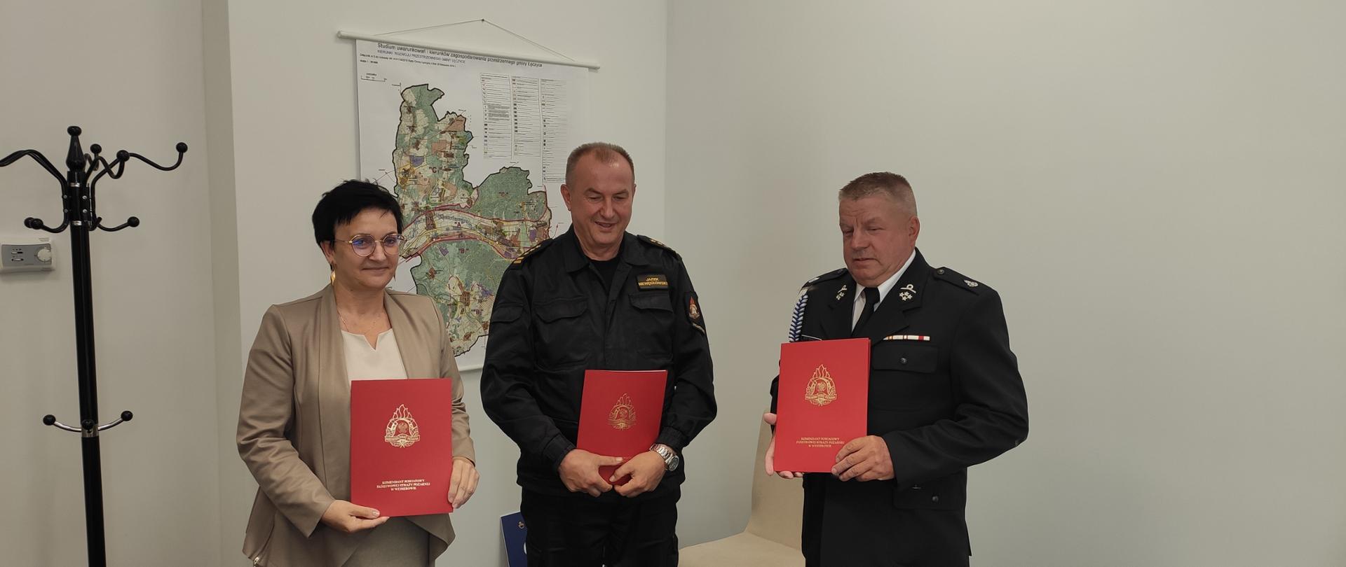 Podpisanie porozumienia o włączaniu jednostki OSP Rozłazino do KSRG