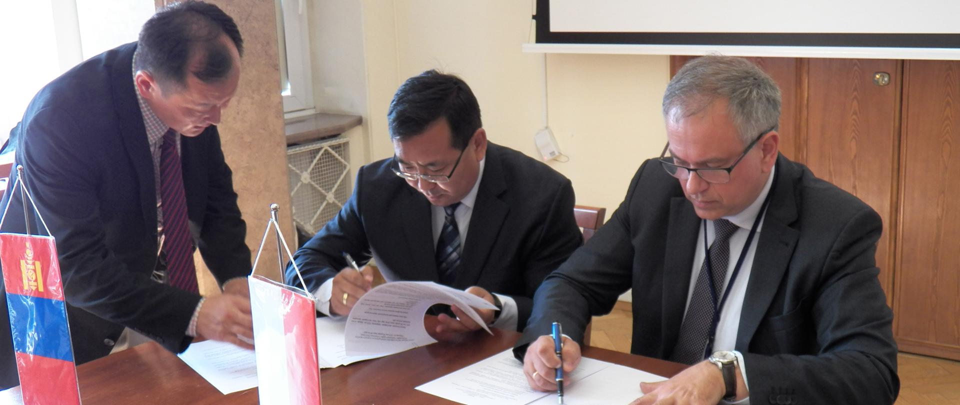Podpisanie protokołu uzgodnień na zakończenie polsko – mongolskich rozmów w sprawie przewozów drogowych