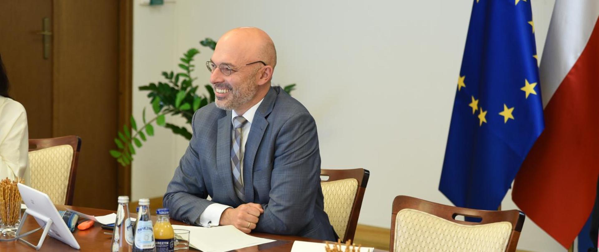 Rozmowa ministra Kurtyki z komisarzem ds. rynku wewnętrznego UE