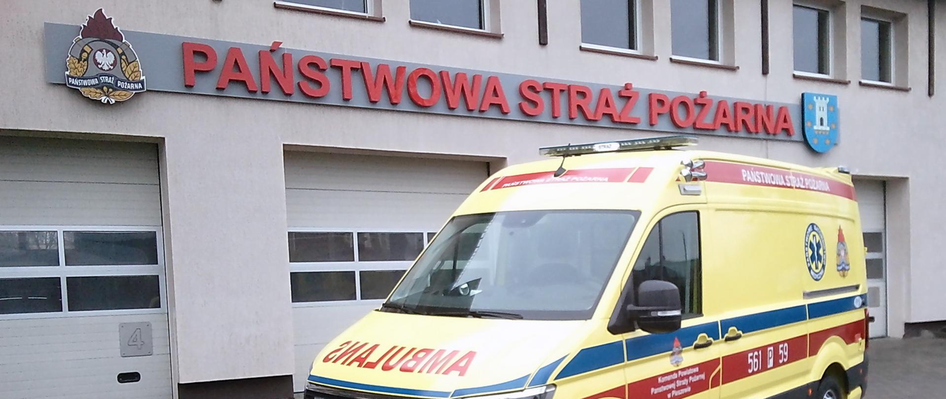 Zdjęcie specjalistycznego auta ratownictwa medycznego - widok z przedniej i lewej strony