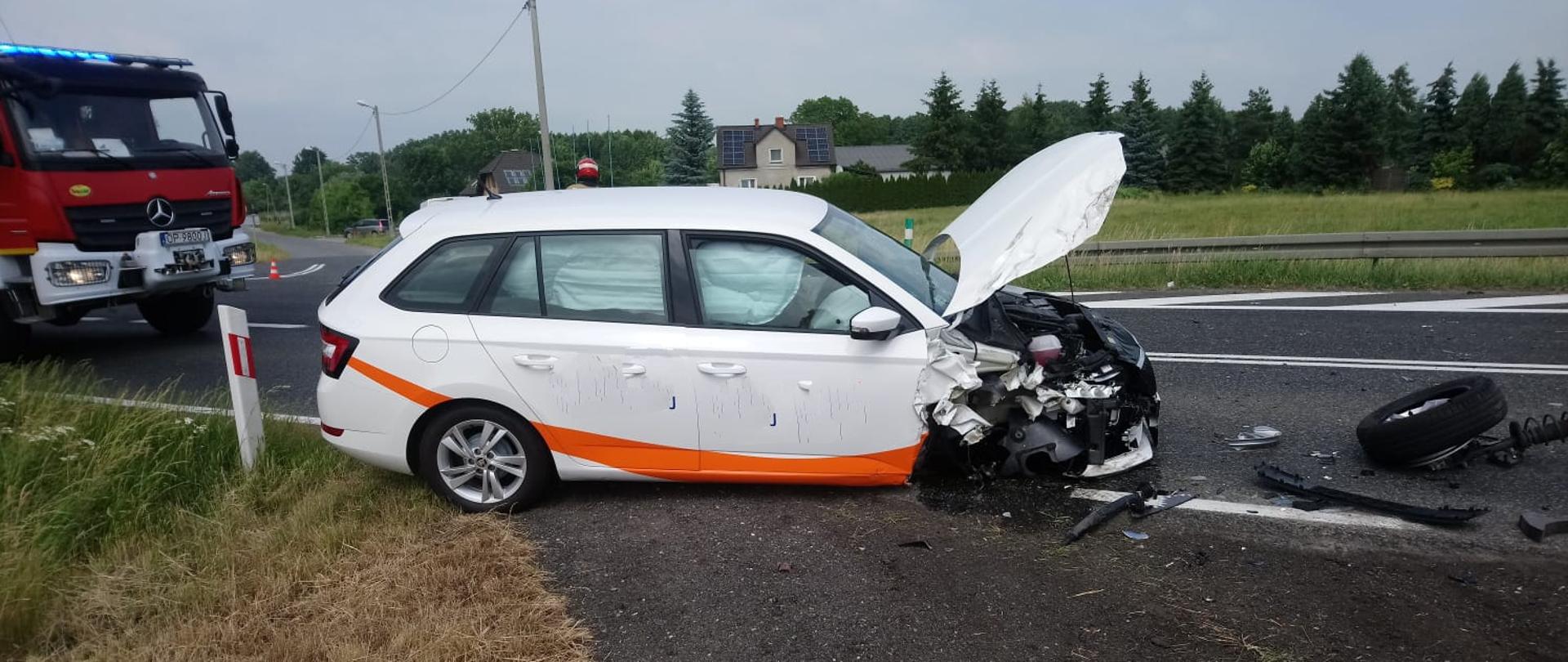 Wypadek z udziałem 2 samochodów osobowych na DK 94 w pobliżu miejscowości Pawłów
