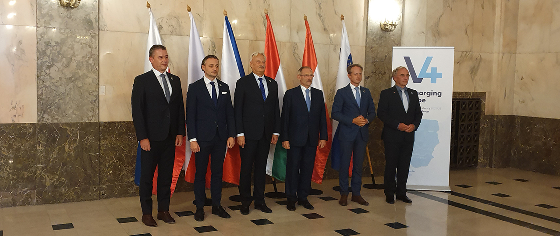 Wiceminister Bartosz Grodecki podczas spotkania grupy V4