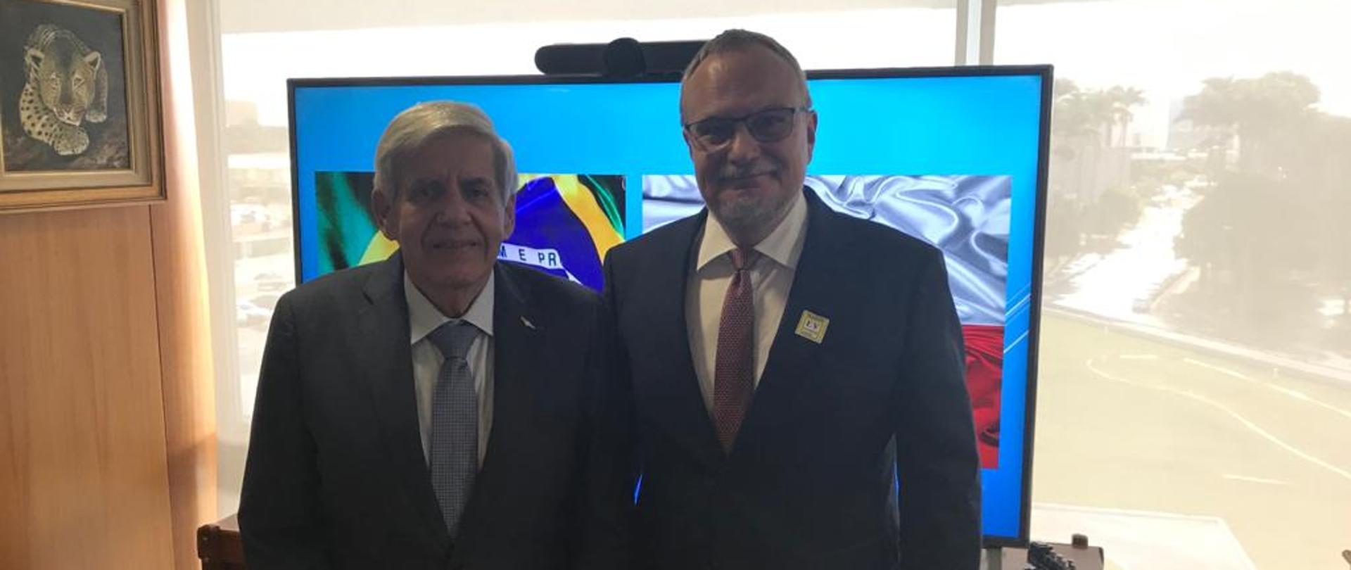 Amb. J. Skiba oraz gen. A. Heleno, szef Biura Bezpieczeństwa Instytucjonalnego w Kancelarii Prezydenta Brazylii